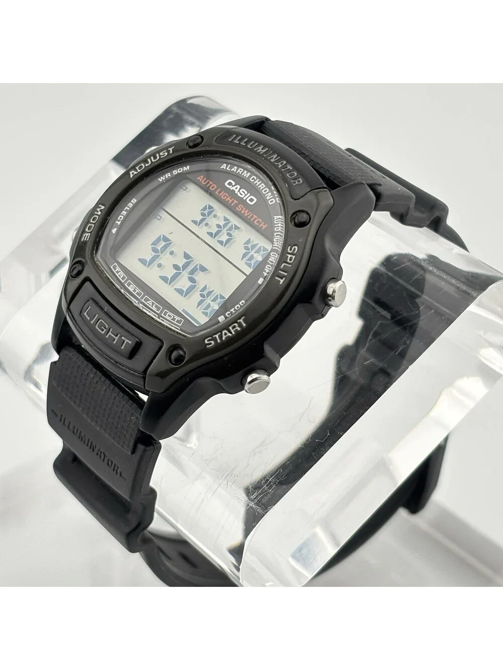 Vintage Casio Illuminator W-93H Black Green Alarm Chrono 36mm Watch Auto EL